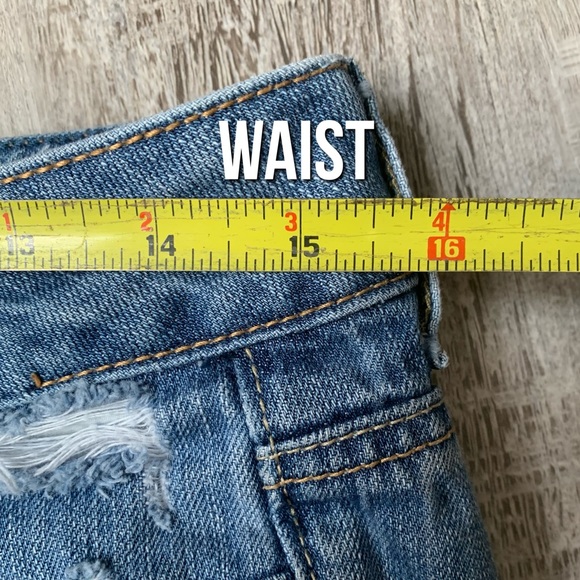 AEO : distressed denim low rise cut off shorts - Picture 12 of 14